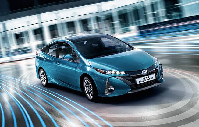 Červená Toyota Prius