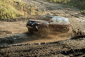 Новый рамный внедорожник Toyota Fortuner