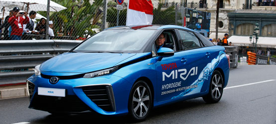 07/11/2016 Триумф Toyota Mirai на экологическом ралли е-Rally Monte-Carlo