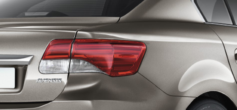 Toyota Avensis – Aufregend schön. Beruhigend sicher.